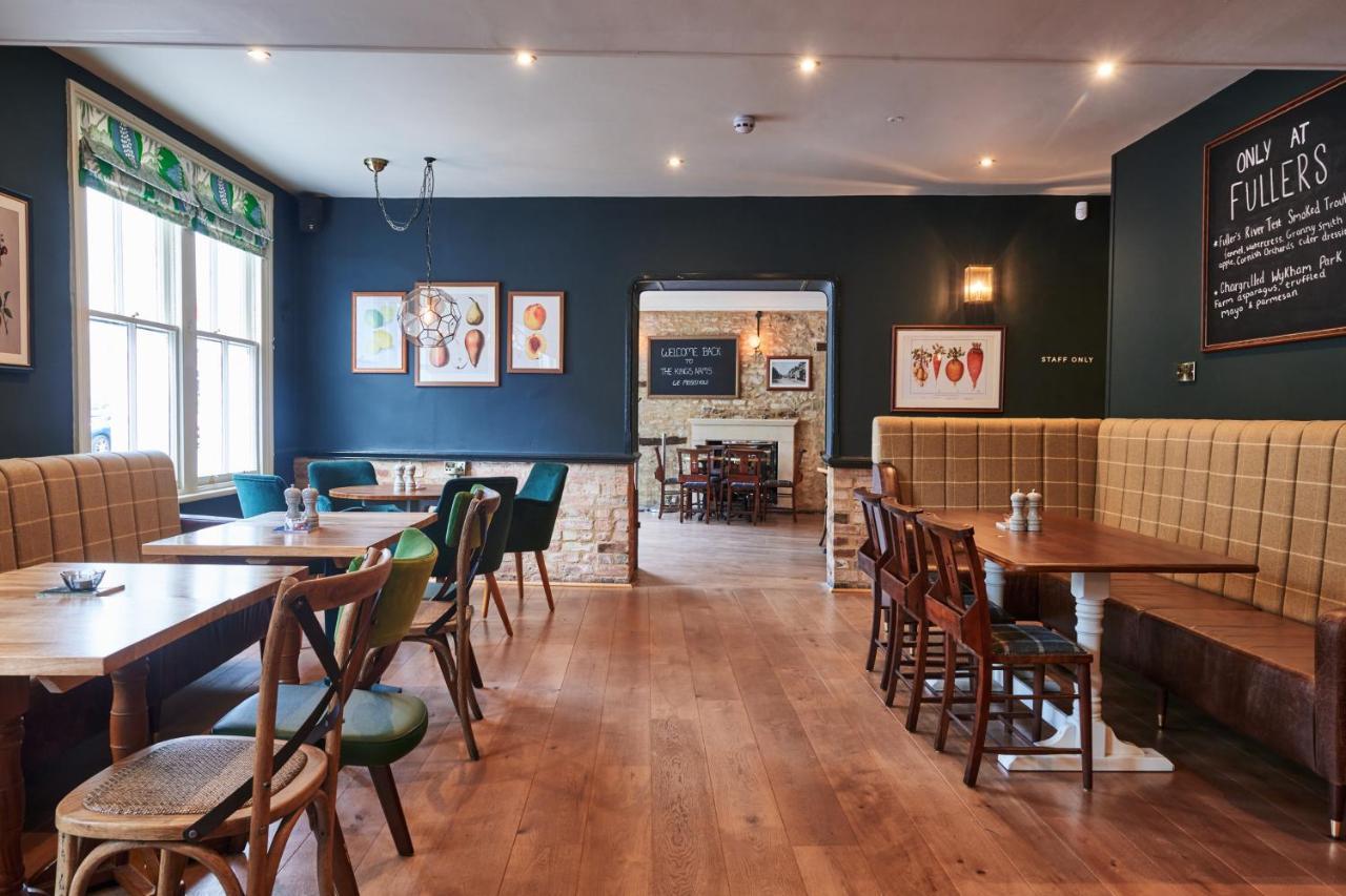 ホテル The Kings Arms ウッドストック エクステリア 写真